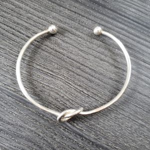 🌴 Silver knot bracelet